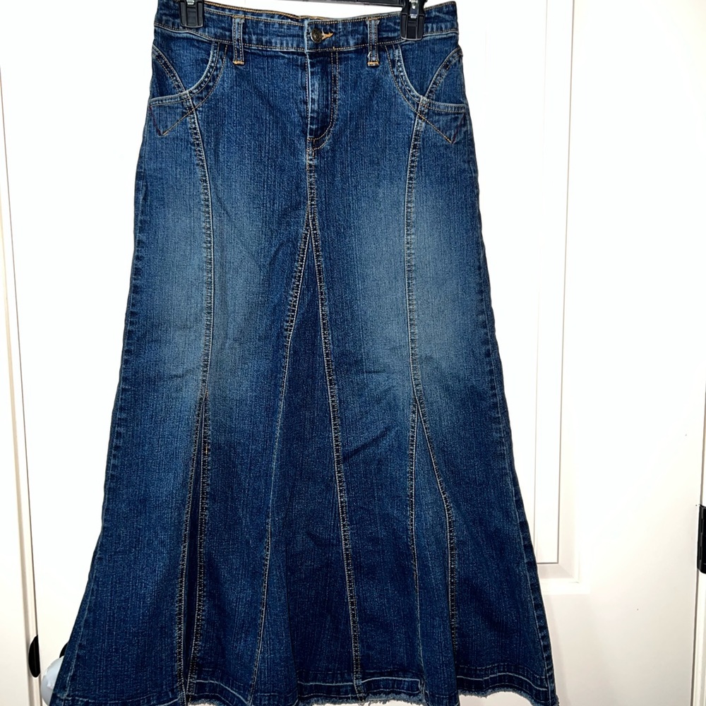 CAbi Denim Size 4 Dark Wash Maxi Skirt Mermaid Flare Hippie Boho Raw Hem